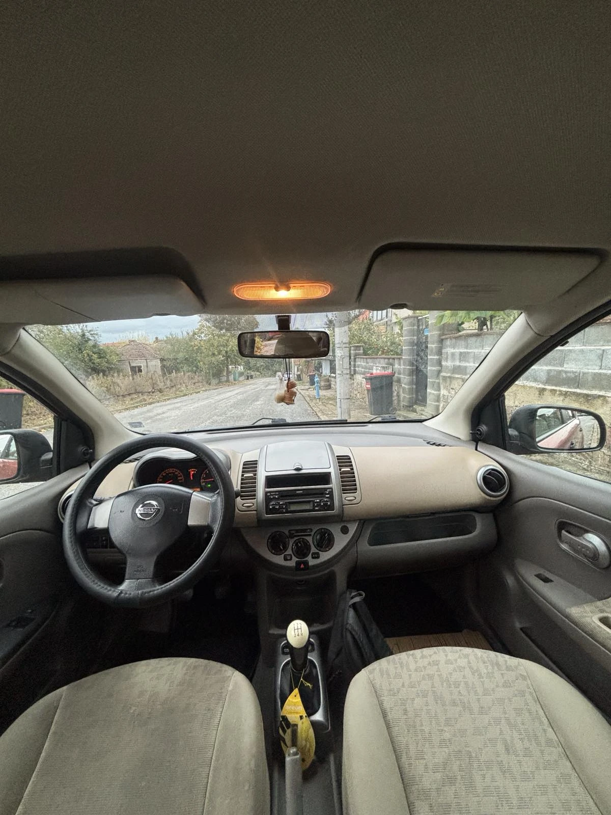 Nissan Note 1.4, снимка 8 - Автомобили и джипове - 56510269