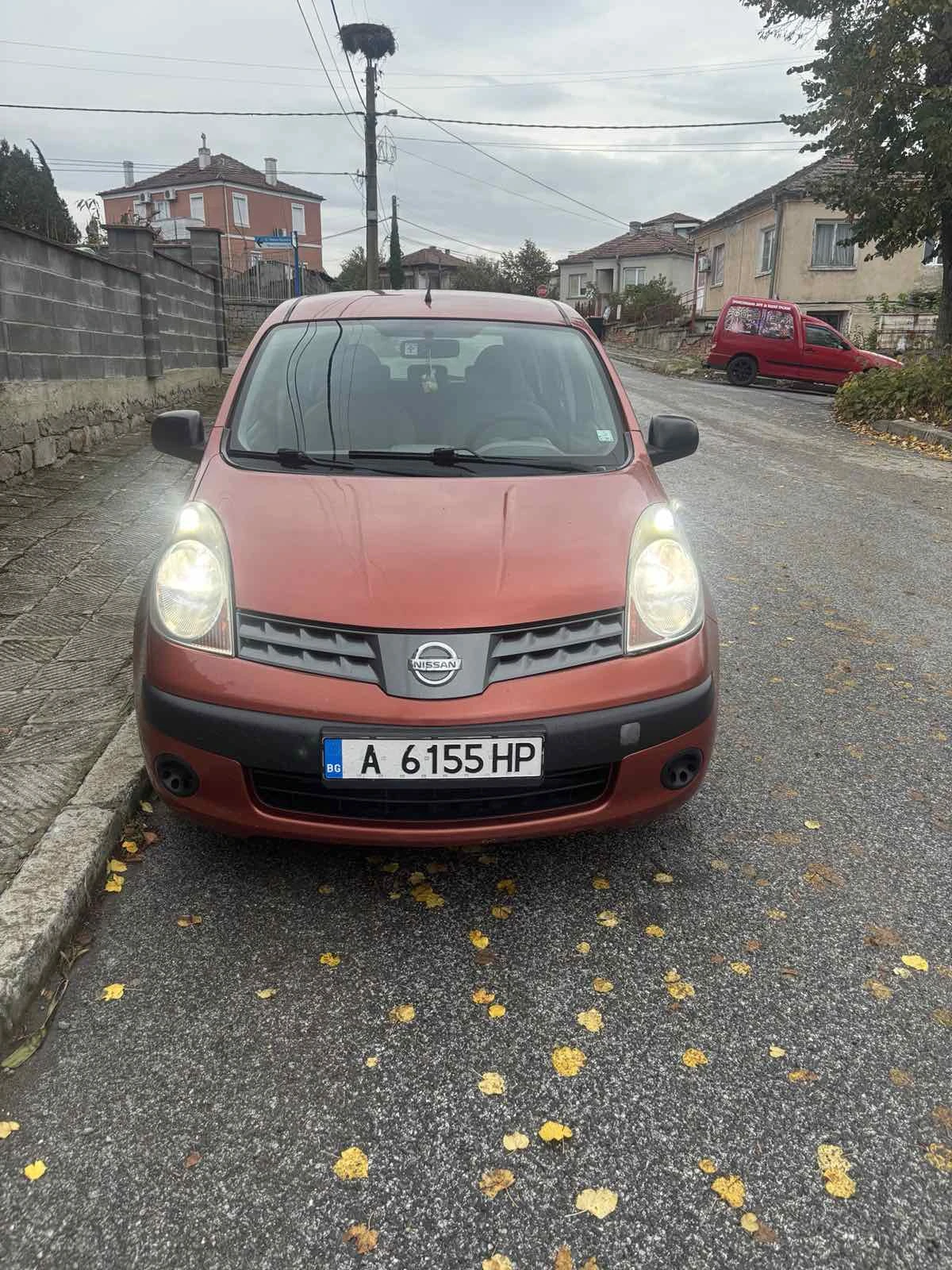 Nissan Note 1.4, снимка 2 - Автомобили и джипове - 56510269
