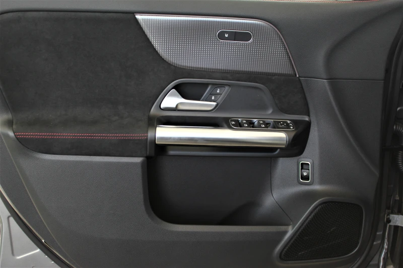 Mercedes-Benz EQA 300/AMG/4MATIC/NIGHT/ CAMERA/ADVANCED/ГОТОВ ЛИЗИНГ, снимка 7 - Автомобили и джипове - 50780067