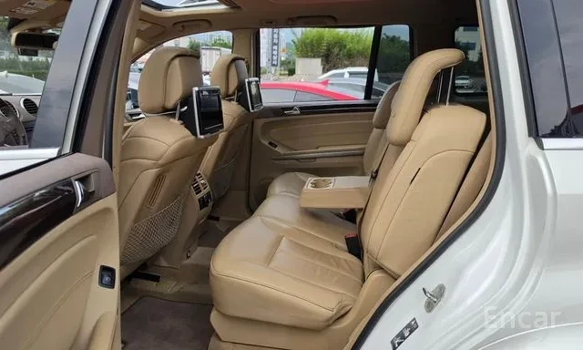 Mercedes-Benz GL 550 * AMG * ОБДУХВАНЕ * 6+ 1 * AIRMATIC * CAMERA * , снимка 10 - Автомобили и джипове - 55962608