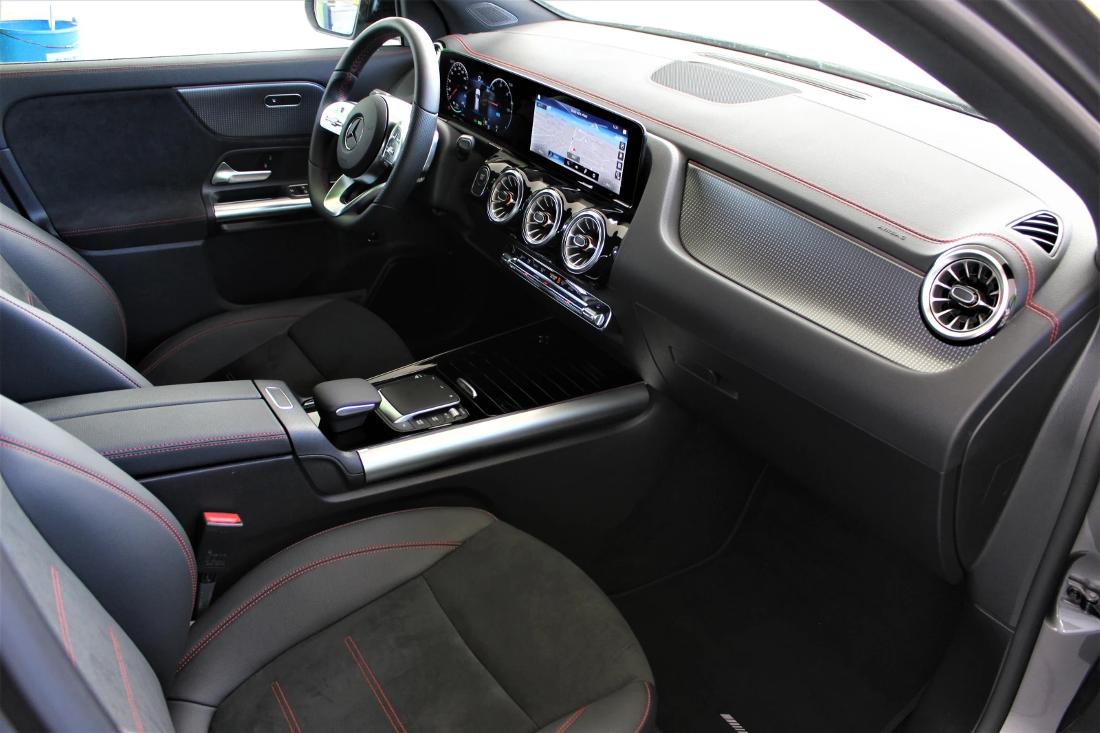 Mercedes-Benz EQA 300/AMG/4MATIC/NIGHT/ CAMERA/ADVANCED/  | Mobile.bg   15