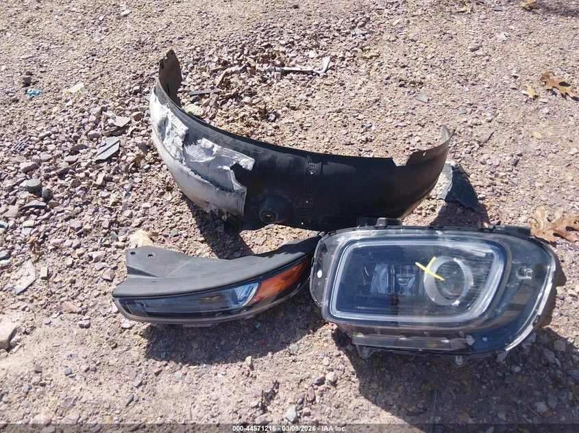 Hyundai Venue 1.6L I-4 DOHC, VVT, 121HP Front Wheel Drive, снимка 12 - Автомобили и джипове - 53989674