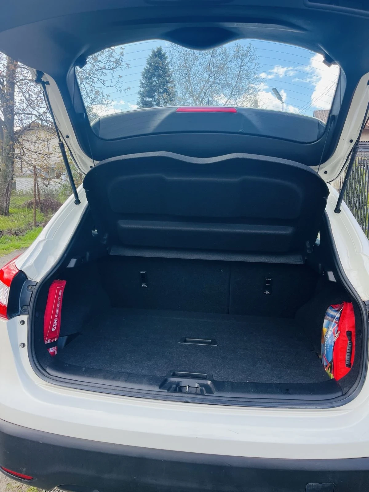 Nissan Qashqai, снимка 5 - Автомобили и джипове - 54375396