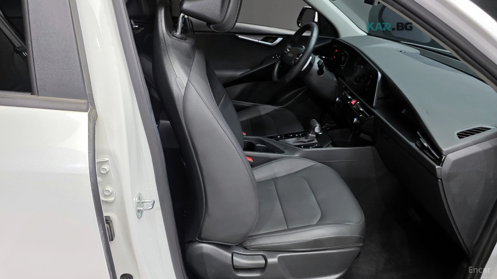 Kia Niro * TRENDY* HYBRID* КОЖА* ПОДГРЕВ* КАМЕРА* NAVI* LED, снимка 12 - Автомобили и джипове - 55029230