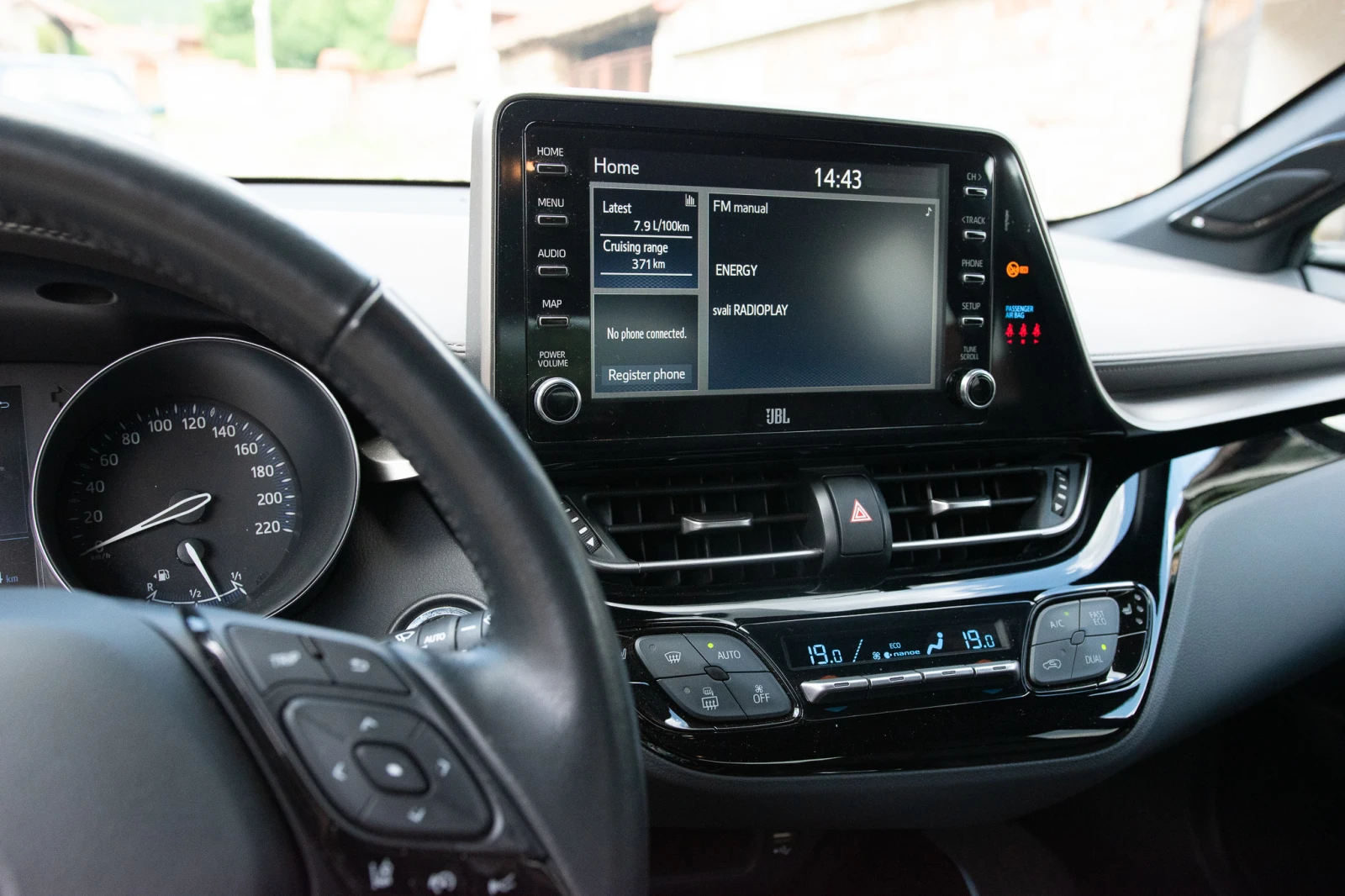 Toyota C-HR, снимка 10 - Автомобили и джипове - 55036183