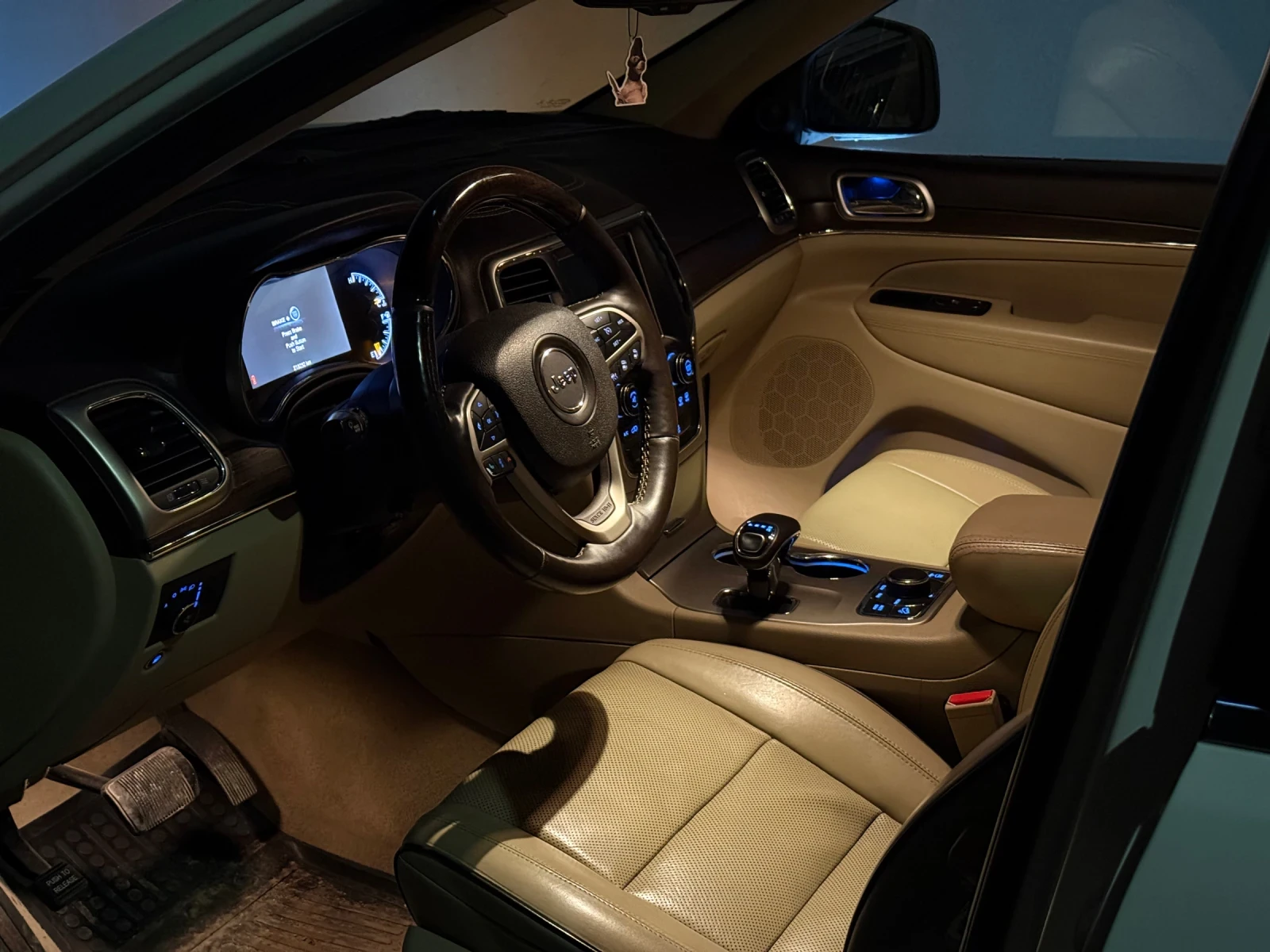 Jeep Grand cherokee Overland, снимка 6 - Автомобили и джипове - 55273668