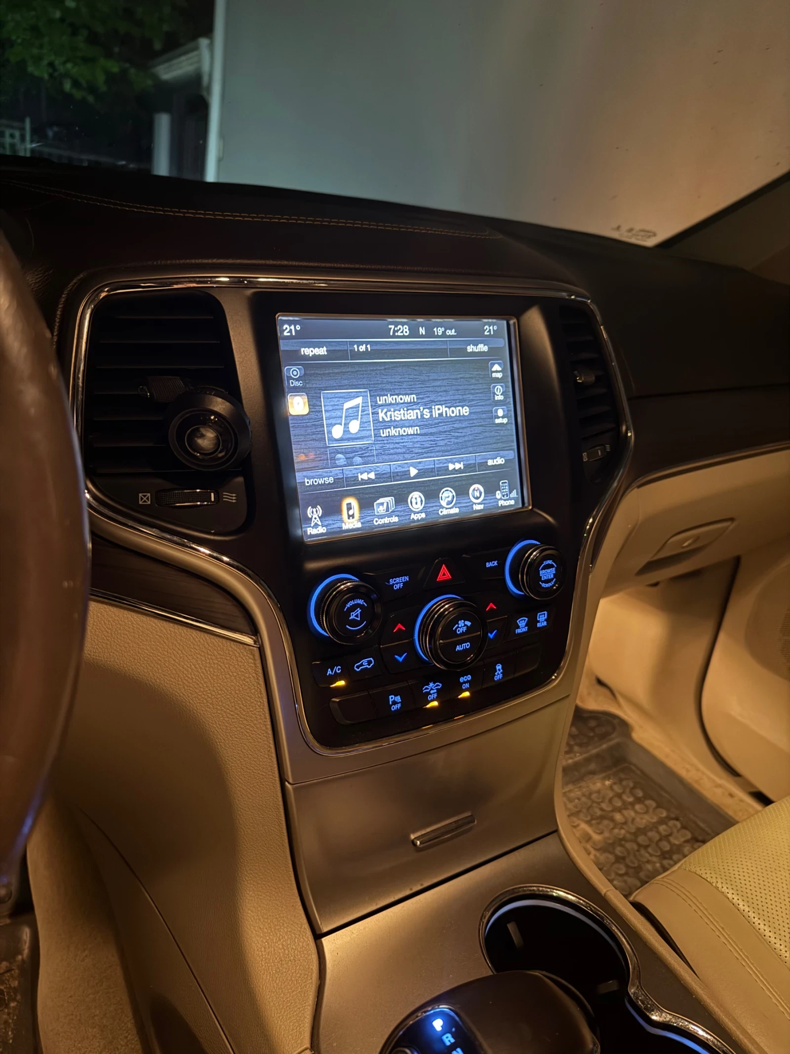 Jeep Grand cherokee Overland, снимка 8 - Автомобили и джипове - 55273668