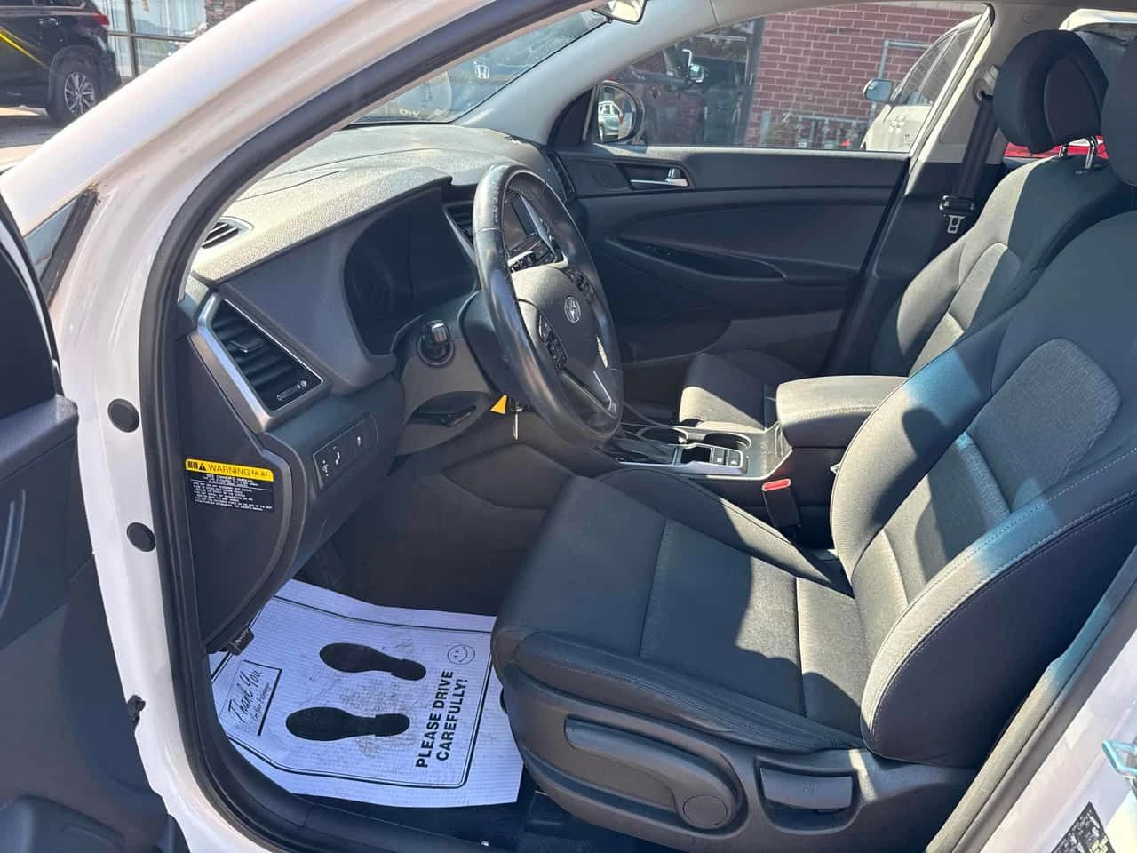 Hyundai Tucson * Premium * АВТОКРЕДИТ БЕЗ ПЪРВОНАЧАЛНА ВНОСКА* , снимка 5 - Автомобили и джипове - 55588598