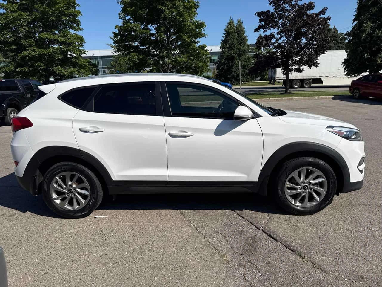 Hyundai Tucson * Premium * АВТОКРЕДИТ БЕЗ ПЪРВОНАЧАЛНА ВНОСКА* , снимка 3 - Автомобили и джипове - 55588598