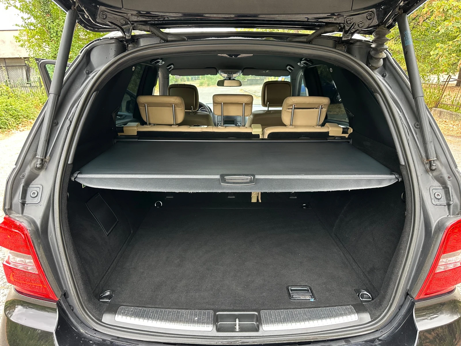Mercedes-Benz ML 350 GRAND EDITION/HARMAN KARDON/ПРУЖИНИ, снимка 16 - Автомобили и джипове - 56241526