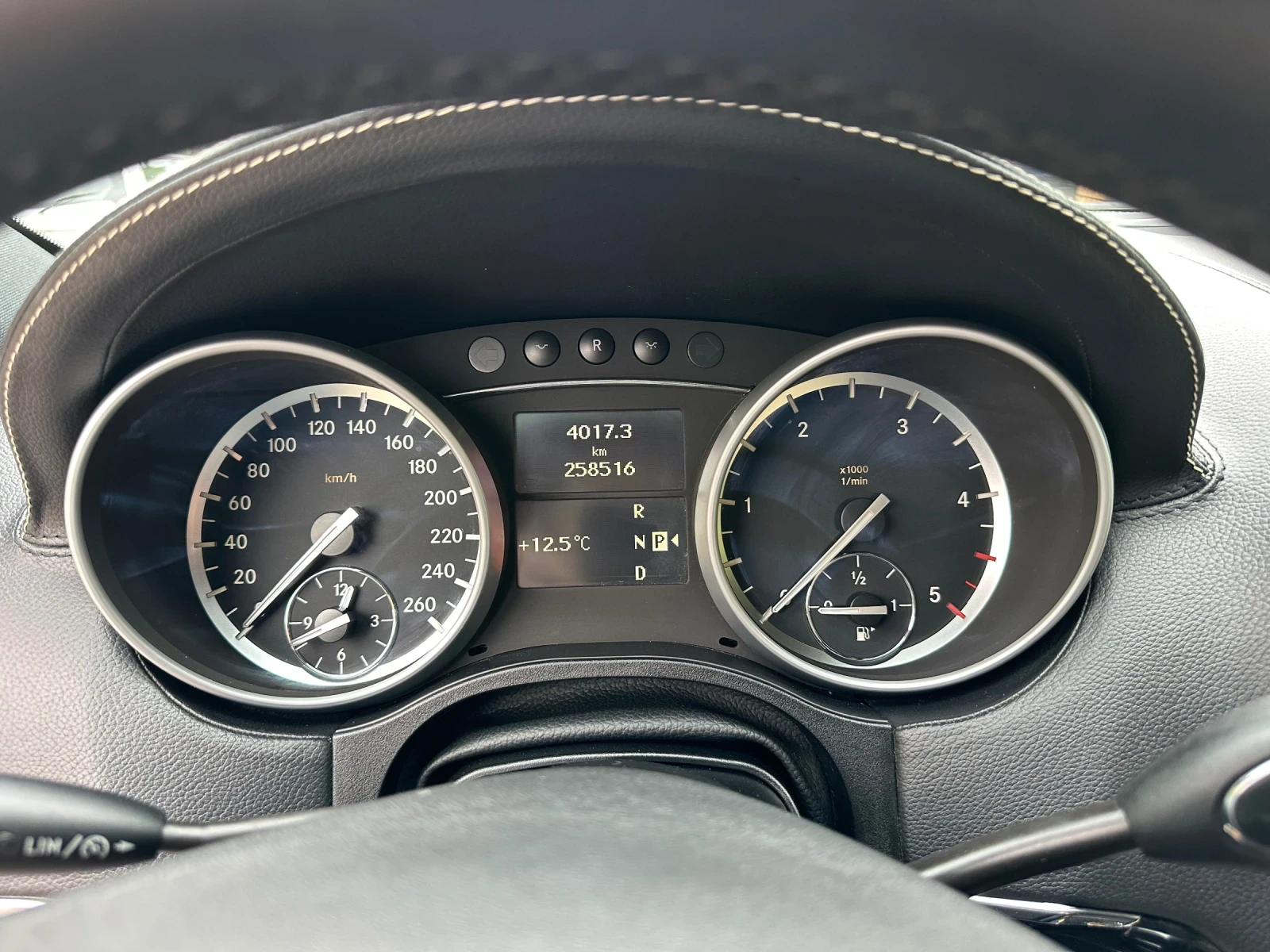 Mercedes-Benz ML 350 GRAND EDITION/HARMAN KARDON/ПРУЖИНИ, снимка 13 - Автомобили и джипове - 56241526