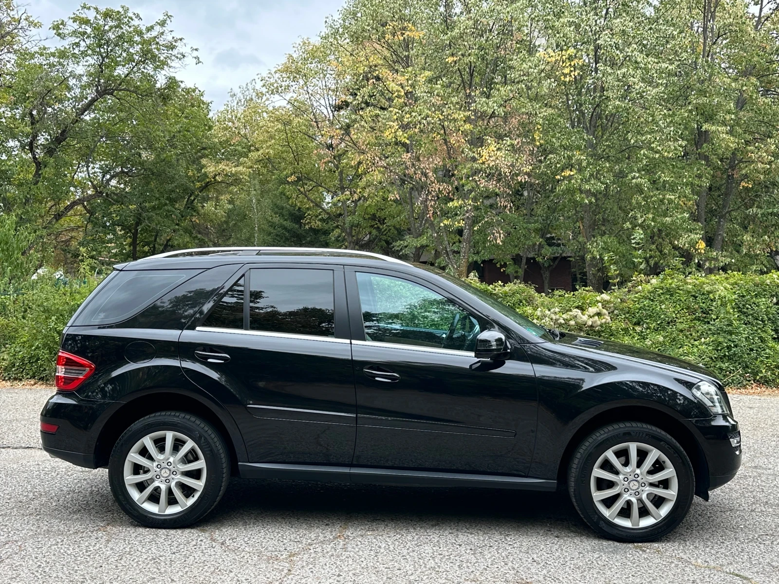 Mercedes-Benz ML 350 GRAND EDITION/HARMAN KARDON/ПРУЖИНИ, снимка 4 - Автомобили и джипове - 56241526