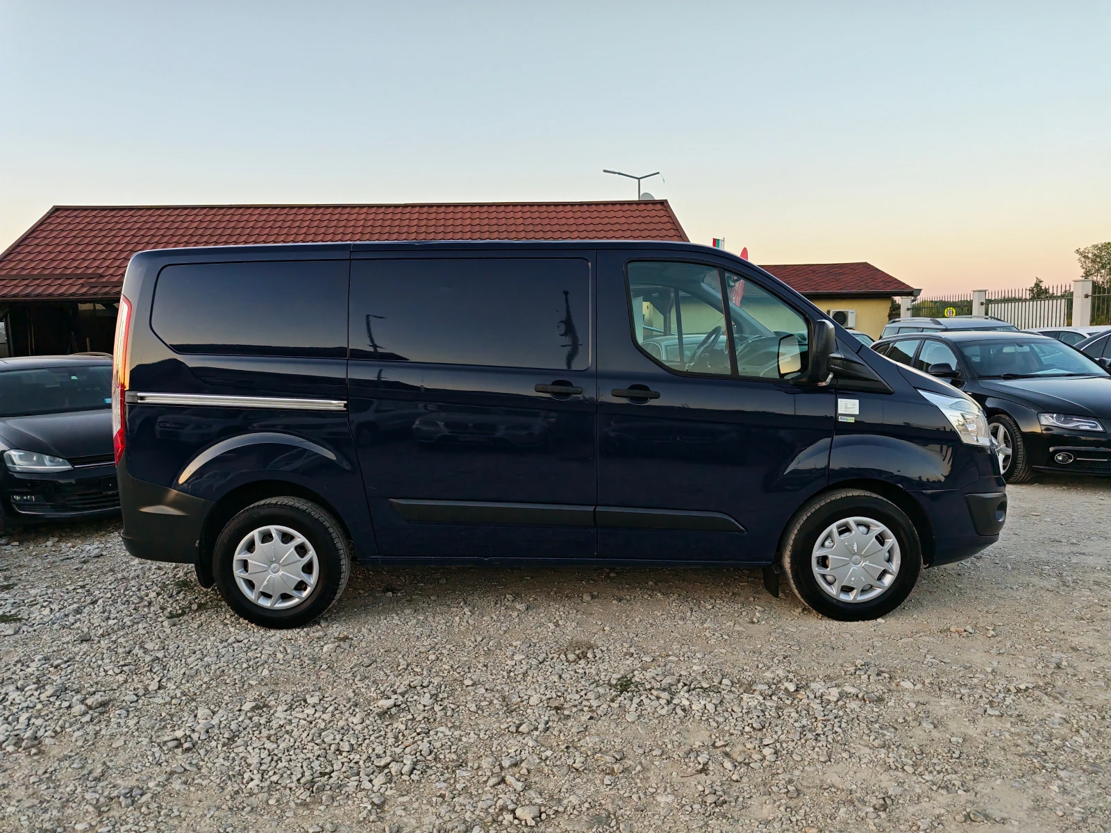 Ford Transit Custom 2.2 дизел, снимка 4 - Бусове и автобуси - 56016041