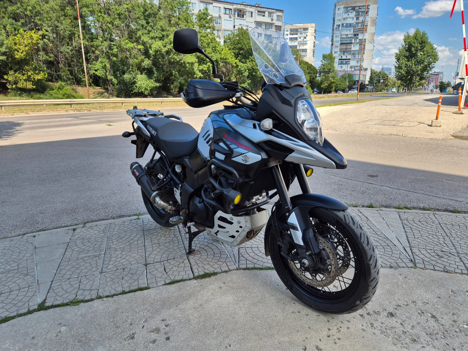 Suzuki V-strom XT