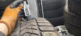 Гуми Зимни 225/50R17, снимка 4