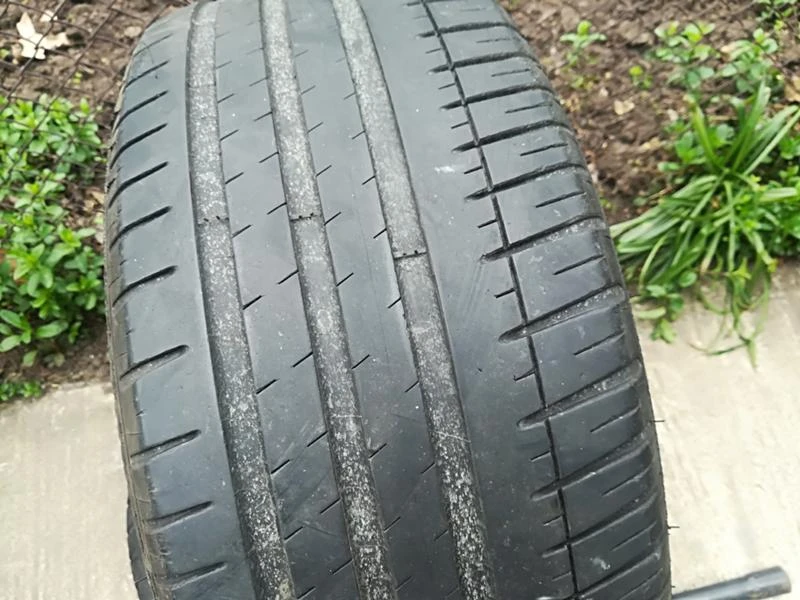 Гуми Летни 225/40R18, снимка 2 - Гуми и джанти - 21506219