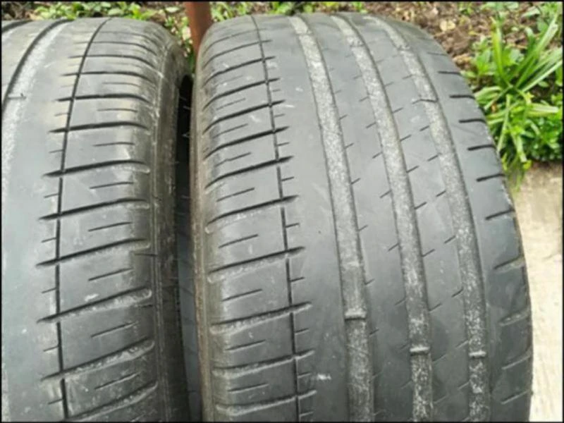 Гуми Летни 225/40R18, снимка 8 - Гуми и джанти - 21506219