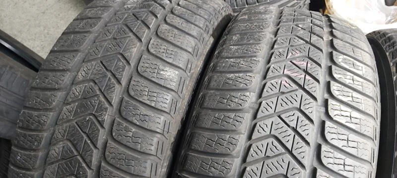 Гуми Зимни 225/50R17, снимка 2 - Гуми и джанти - 34706742