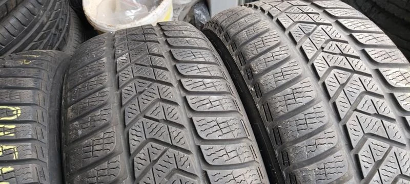 Гуми Зимни 225/50R17, снимка 3 - Гуми и джанти - 34706742