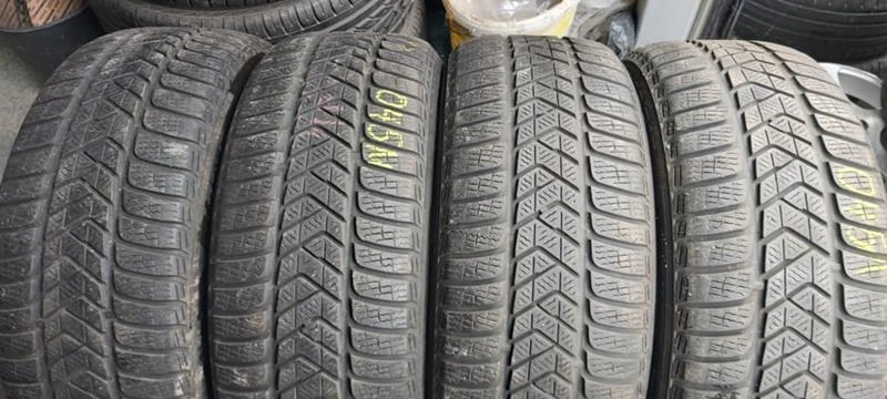 Гуми Зимни 225/50R17, снимка 1 - Гуми и джанти - 34706742