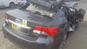 Toyota Avensis 2.0/2.2DCATЧАСТИ , снимка 4