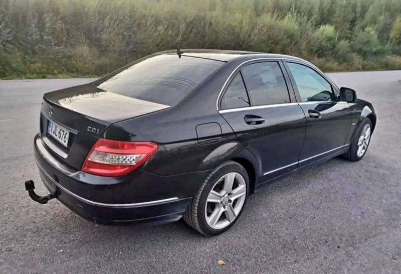 Mercedes-Benz C 220, снимка 5 - Автомобили и джипове - 47523356