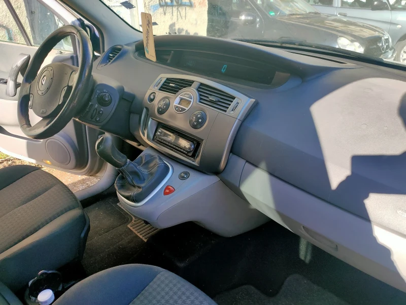 Renault Scenic 1.5 DCI , снимка 5 - Автомобили и джипове - 48797029