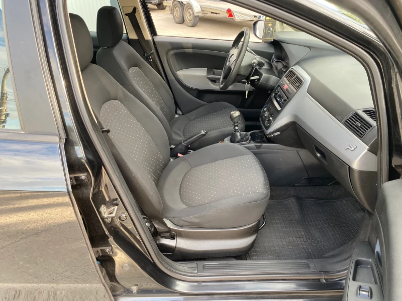 Fiat Punto 1.2i clima, снимка 7 - Автомобили и джипове - 52475983