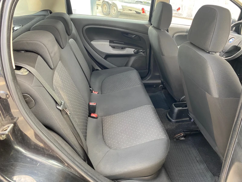 Fiat Punto 1.2i clima, снимка 9 - Автомобили и джипове - 52475983