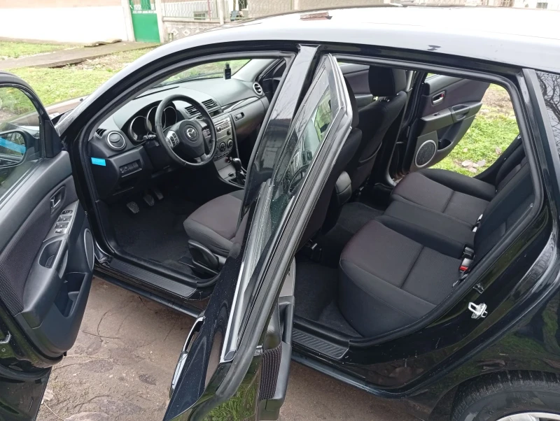 Mazda 3 1.4i Feislif , снимка 14 - Автомобили и джипове - 52747256