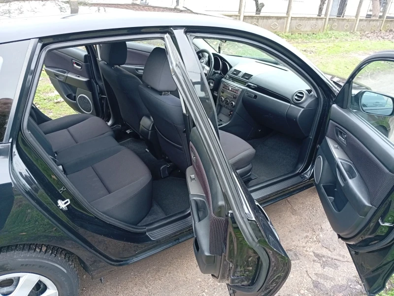 Mazda 3 1.4i Feislif , снимка 13 - Автомобили и джипове - 52747256