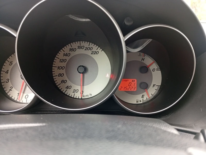 Mazda 3 1.4i Feislif , снимка 16 - Автомобили и джипове - 52747256