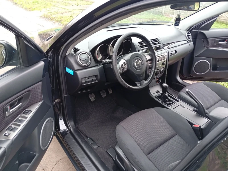 Mazda 3 1.4i Feislif , снимка 10 - Автомобили и джипове - 52747256