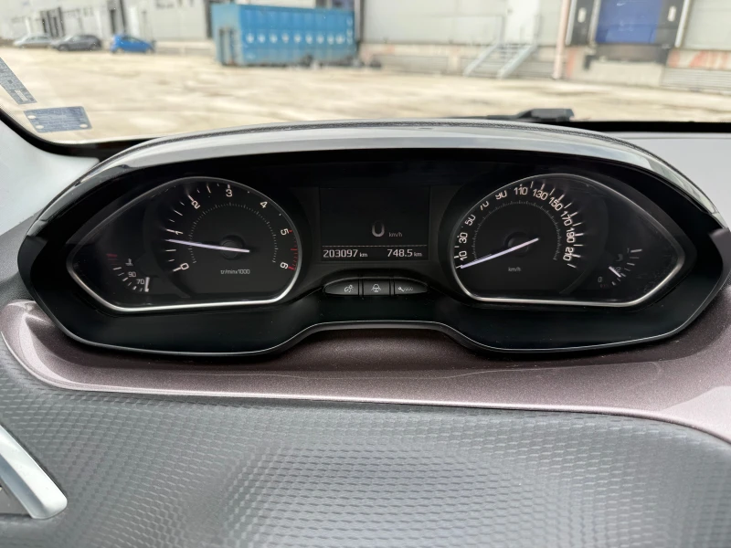 Peugeot 2008, снимка 13 - Автомобили и джипове - 53391803