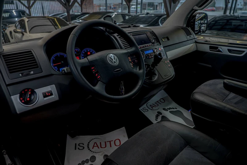 VW Multivan 2.5TDI/4Motion/Highline/Ксенон/Навигация/Подгрев/А, снимка 7 - Автомобили и джипове - 53472286