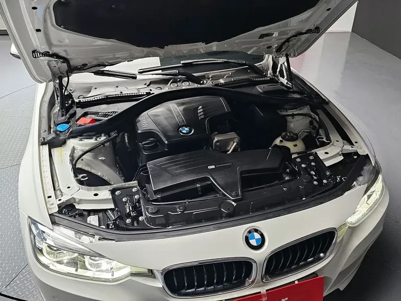 BMW 320 i - САМО 30% АВАНС, снимка 6 - Автомобили и джипове - 56304448