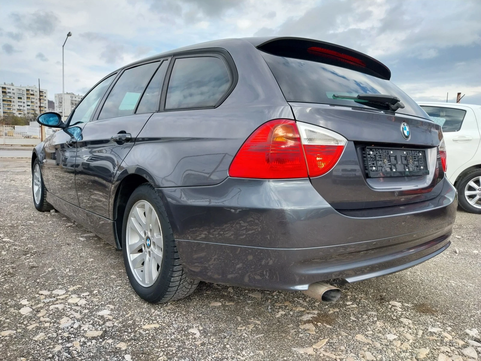 BMW 320 2.0 D - изображение 4