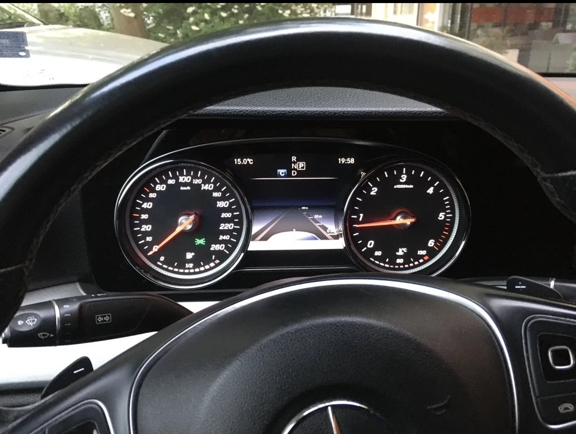 Mercedes-Benz E 200  - изображение 3