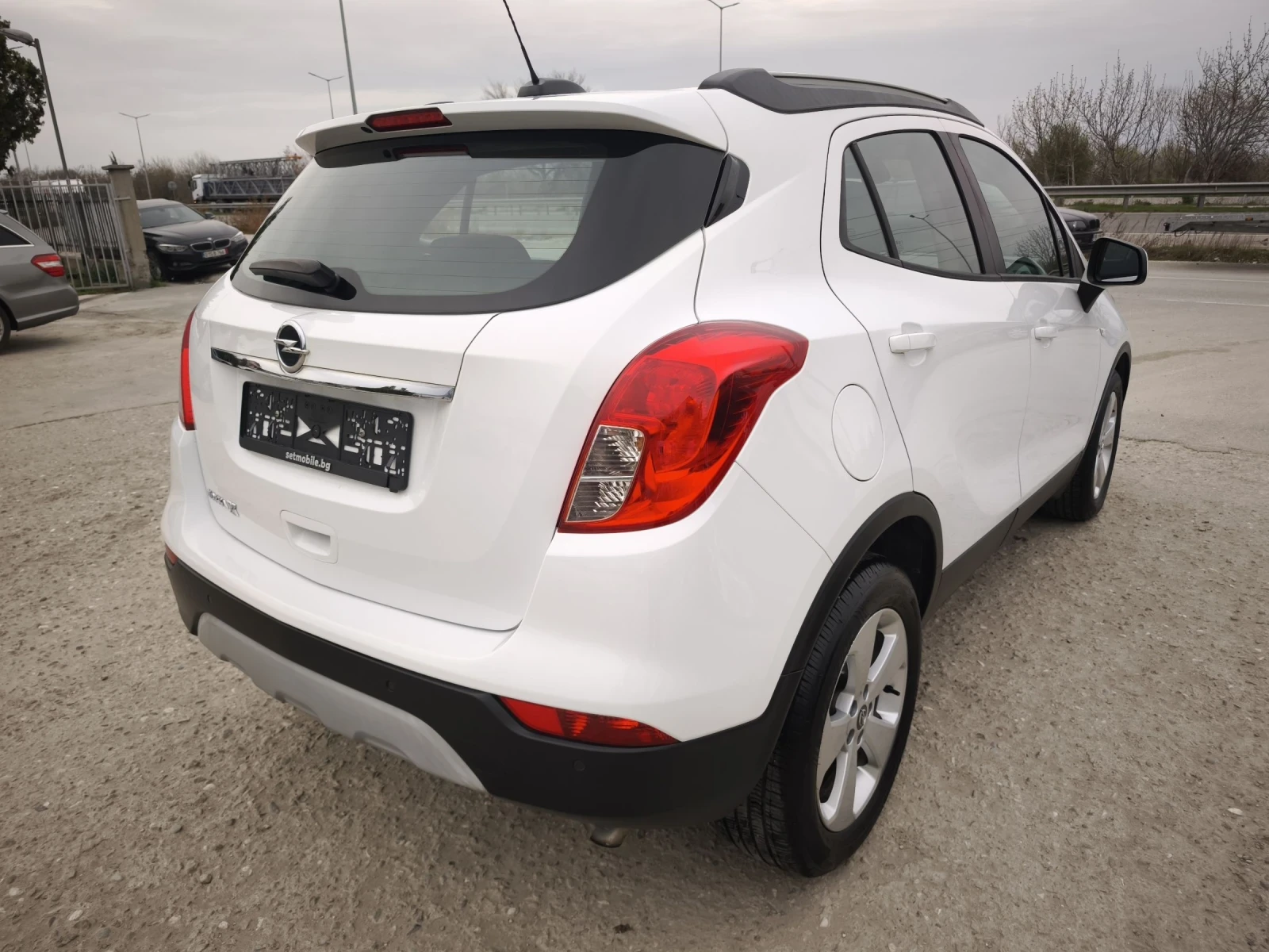 Opel Mokka X 1.6i ПЪЛНА СЕРВИЗНА ИСТОРИЯ НОВА !!! - изображение 4