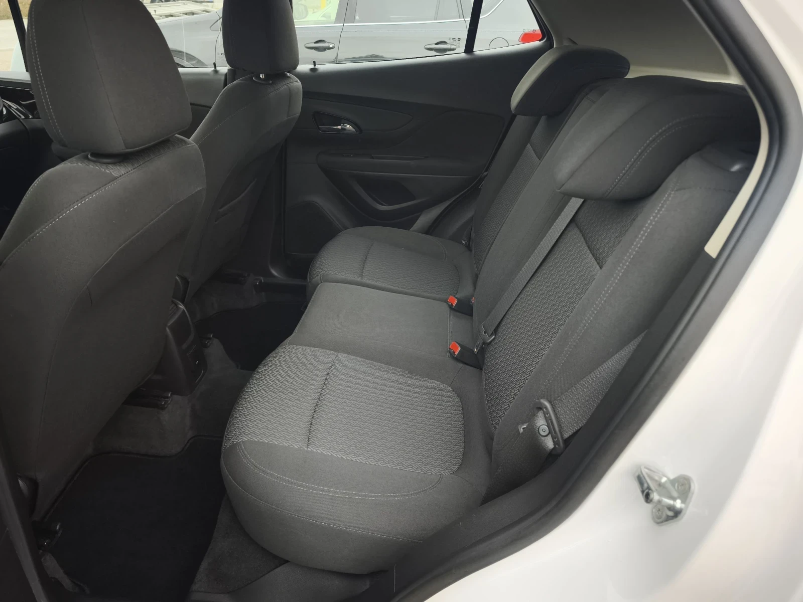 Opel Mokka X 1.6i ПЪЛНА СЕРВИЗНА ИСТОРИЯ НОВА !!! - изображение 10
