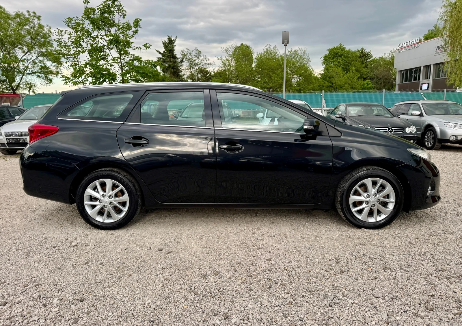 Toyota Auris 1.6i             ТОП СЪСТОЯНИЕ  - изображение 6