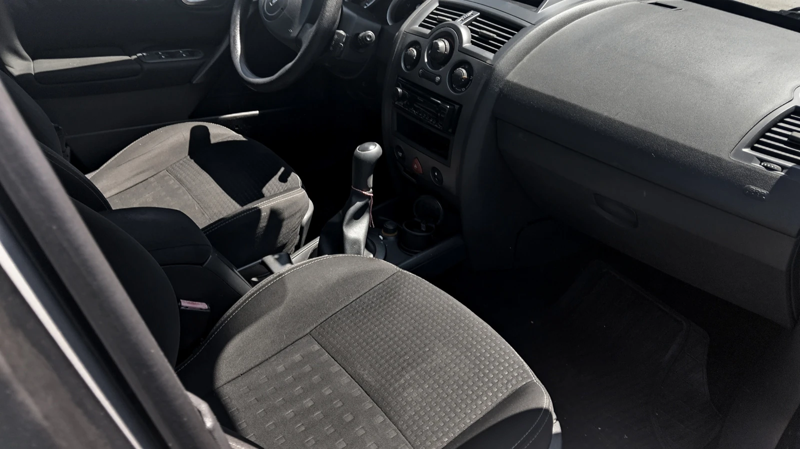 Renault Megane II.1.6 16V. LPG. A/C. ЕКО-4 - изображение 4