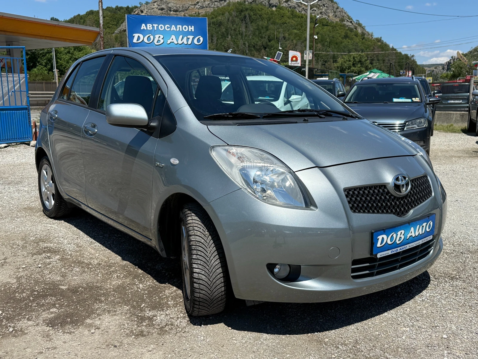Toyota Yaris 1.4D-4D АВТОМАТИК-КЛИМАТРОНИК-ПАРКТР.-KEYLESS - изображение 8
