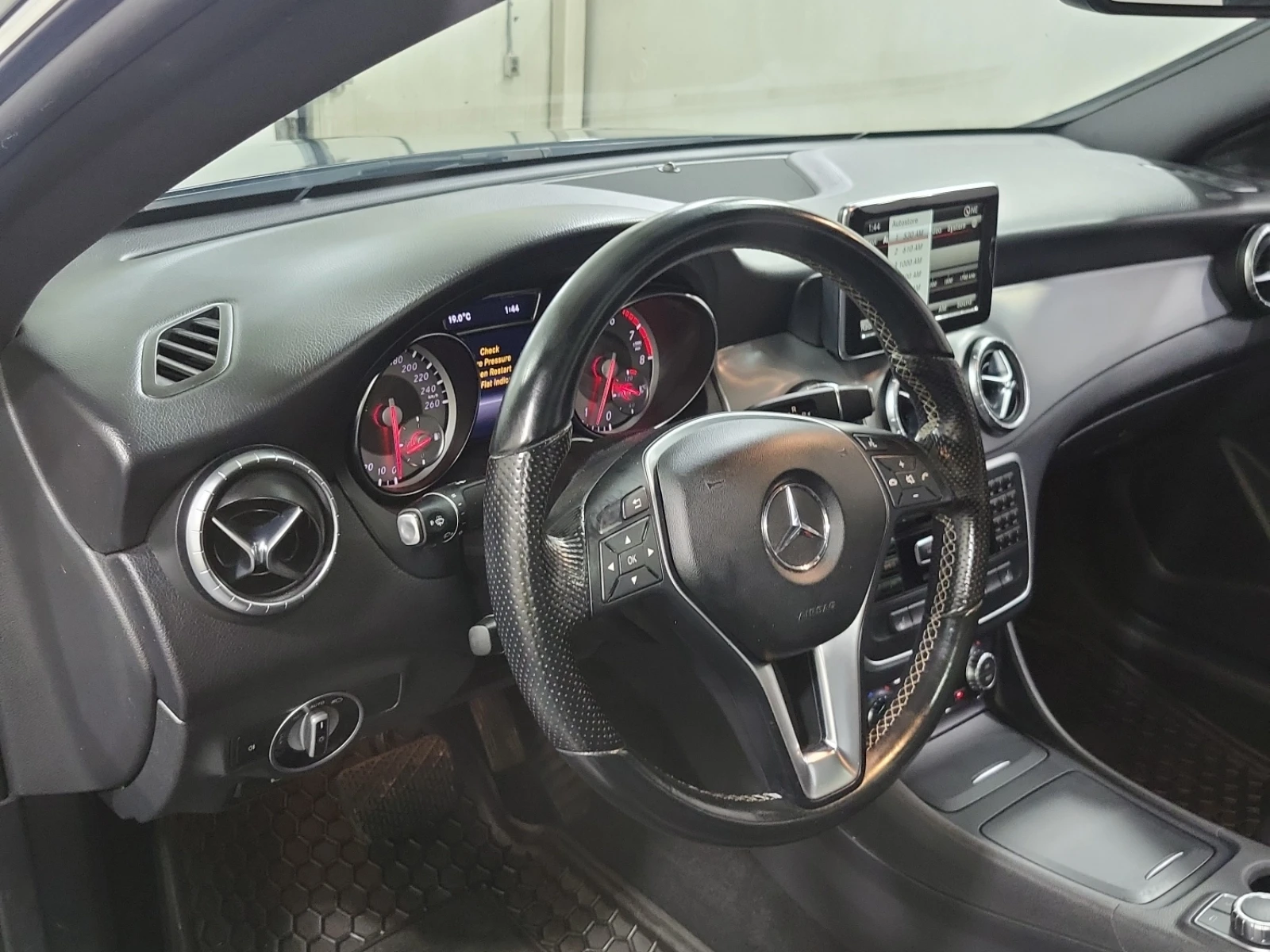 Mercedes-Benz CLA 250 * АВТОКРЕДИТ* * ЦЕНА ДО БЪЛГАРИЯ*  - изображение 10