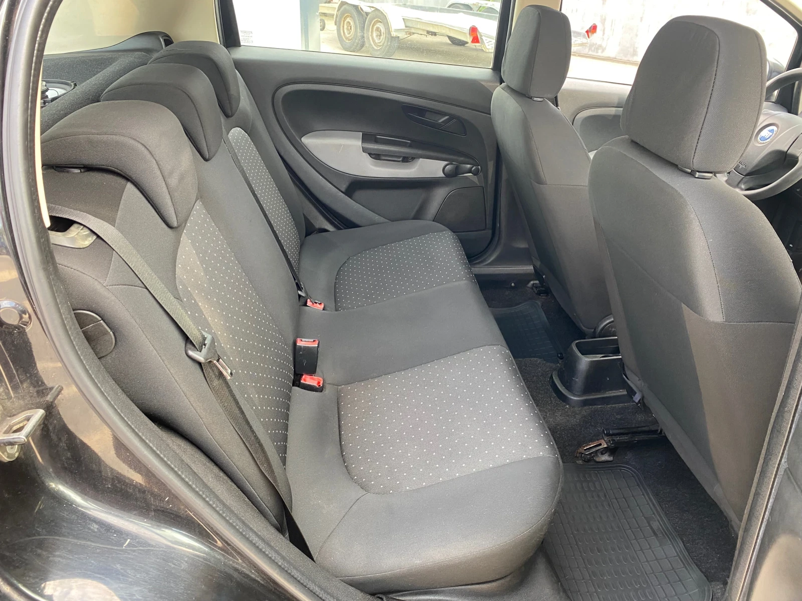 Fiat Punto 1.2i clima - изображение 9