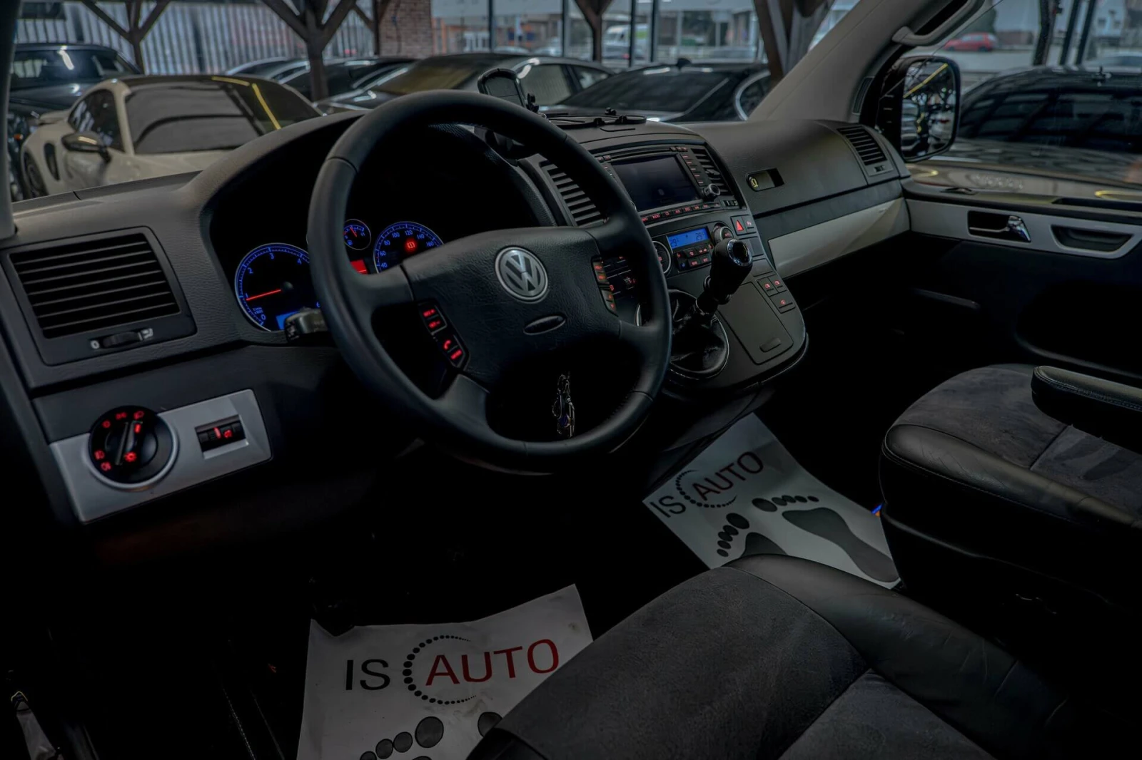 VW Multivan 2.5TDI/4Motion/Highline/Ксенон/Навигация/Подгрев/А - изображение 7