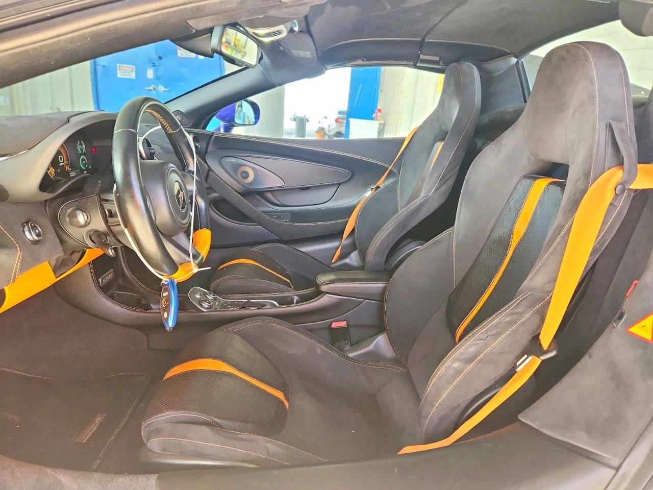 McLaren 570S Coupe AUTOMOTIVE - изображение 7