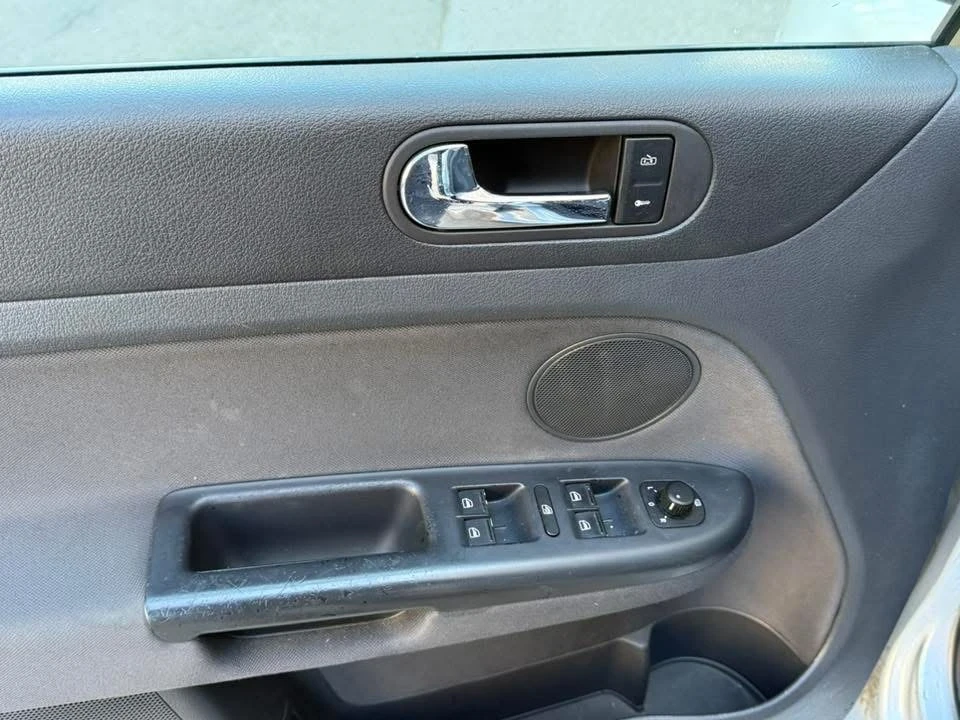 VW Golf Plus 1.9 tdi, снимка 7 - Автомобили и джипове - 54108612