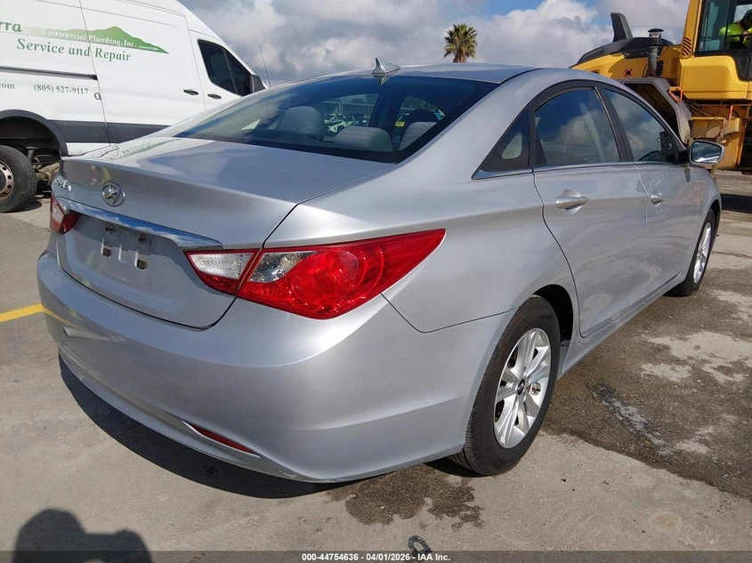 Hyundai Sonata 2.4L I-4 DI, DOHC, VVT, 190HP Front Wheel Drive | Mobile.bg � ����������� 4