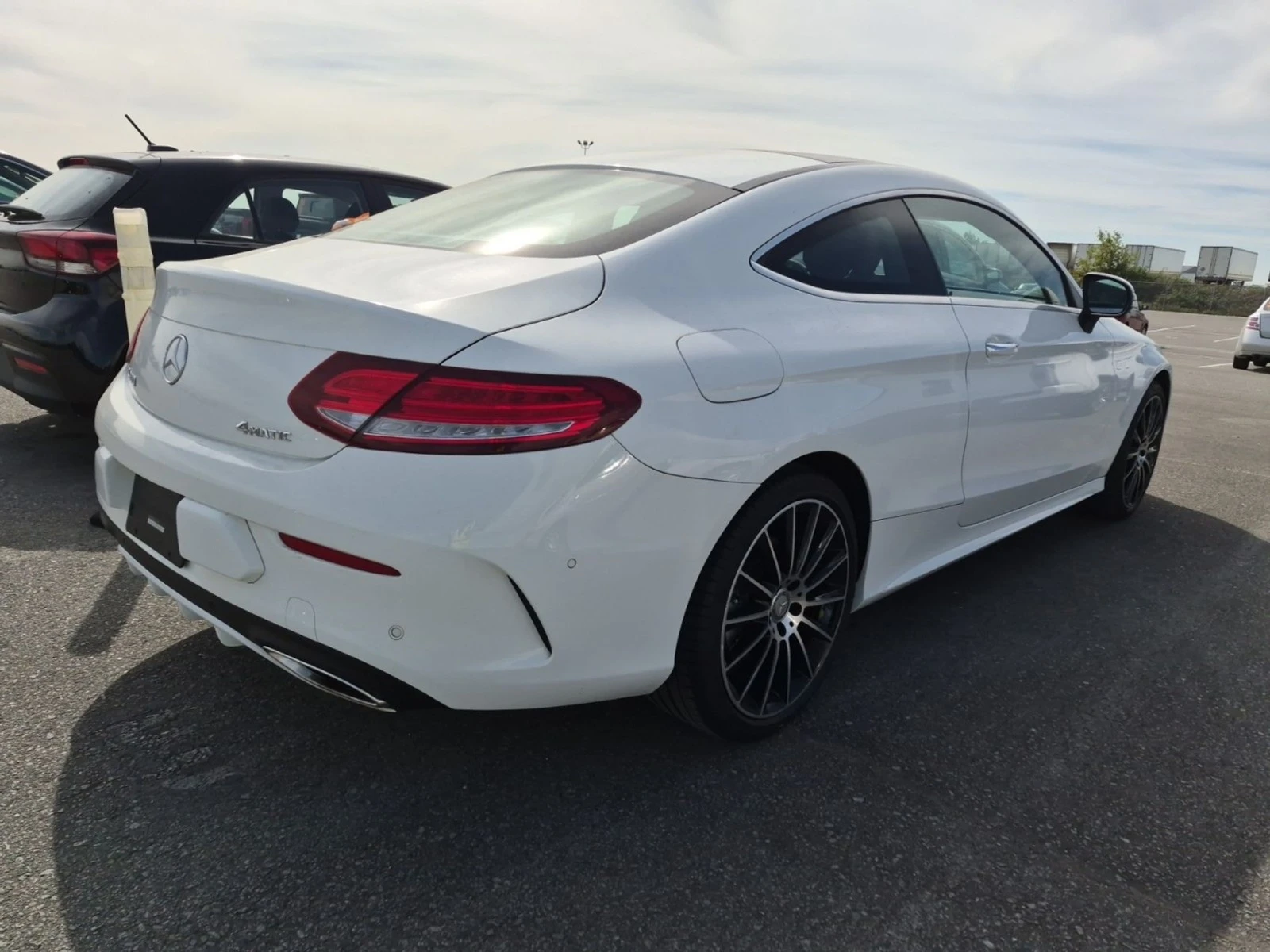 Mercedes-Benz C 300 AWD * АвтоКредит* (ЦЕНА ДО БГ), снимка 3 - Автомобили и джипове - 54528473